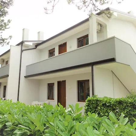 Bright Flat With Pool And Balcony דירה