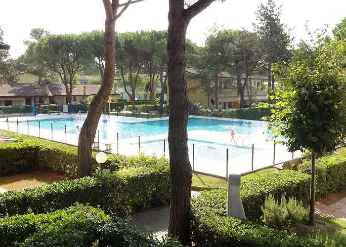 Bright Flat With Pool And Balcony Apartament